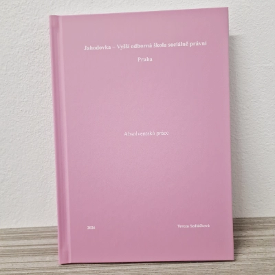 Absolvenstká práce v růžových deskách s potiskem - Jahodovka